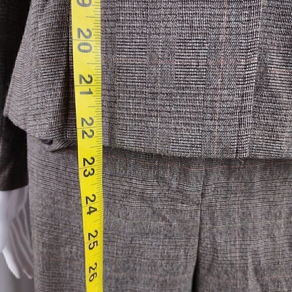 Parisian Signature Women's 2 Pc Brown Pantsuit. Jacket Size 6P. Pants Size 6 - Picture 7 of 16